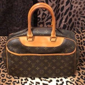 ⚡️1 HR SALE💥Louis Vuitton Monogram Deauville